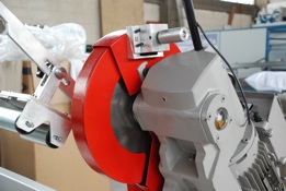 Close up roll cutter